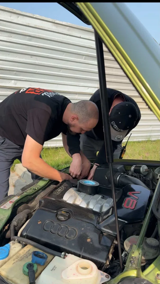 Suwalkis Audi kapoti trossi parandus